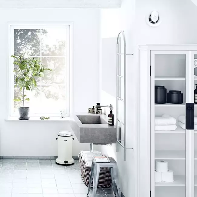Vent Axia Svara badeværelsesventilator med fugt- og lyssensor Ø 100 – 125 mm (app-styret)