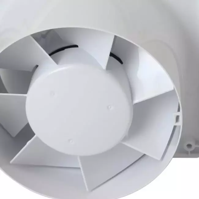 Badeværelsesventilator Ø 125 mm med fugtsensor og timer – frontpanel i satin sølvfarvet glas
