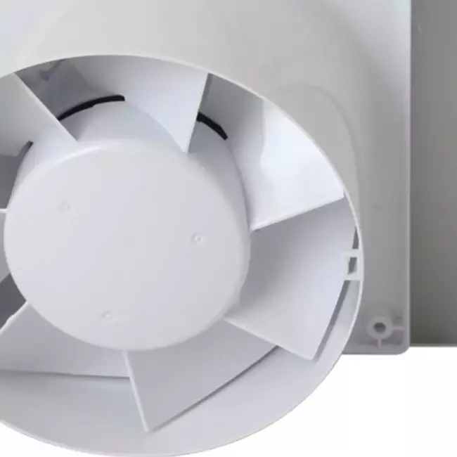Badeværelsesventilator Ø 100 mm med timer og indkoblingsforsinkelse – glasfront i satinguld