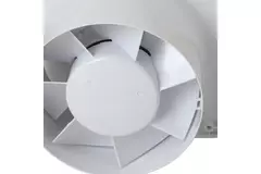 Badeværelsesventilator Ø 125 mm med fugtsensor og timer – frontpanel i satin sølvfarvet glas